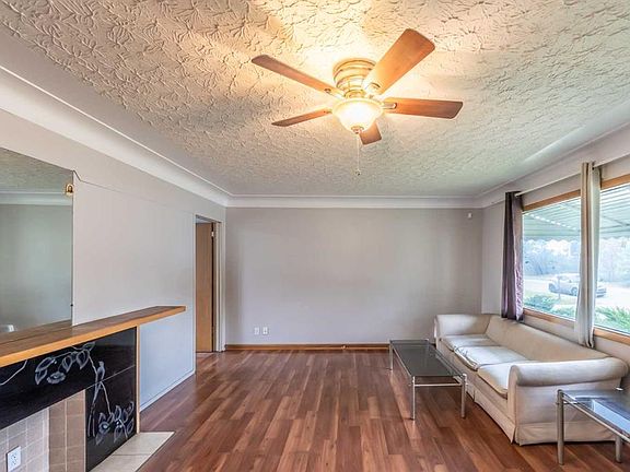 2nd image of 2628 W Capitol Hill Cres NW