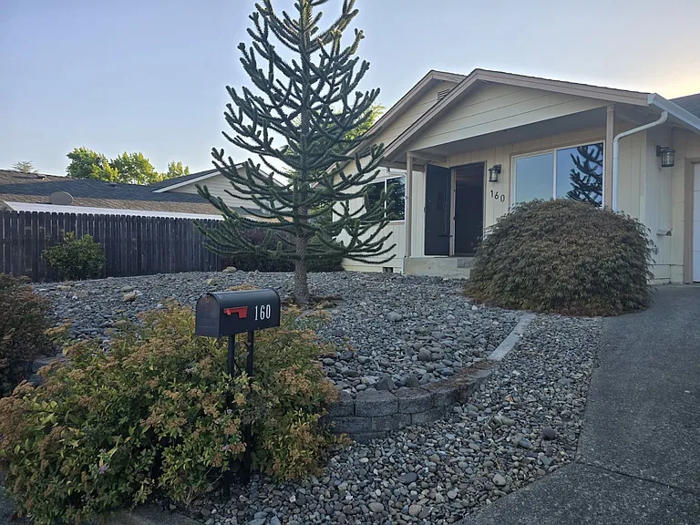 160 Keeler Ct — Photo 17