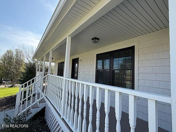 3rd image of 128 Pheasant Rd