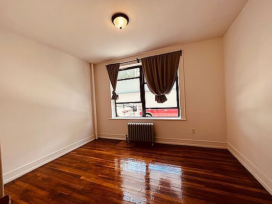 2nd image of 21-23 27th St #A4q