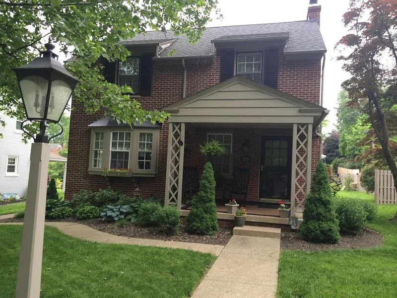 329 Spencer Ave photo 1