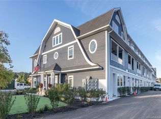 327 Reef Rd #3, Fairfield, CT 06824