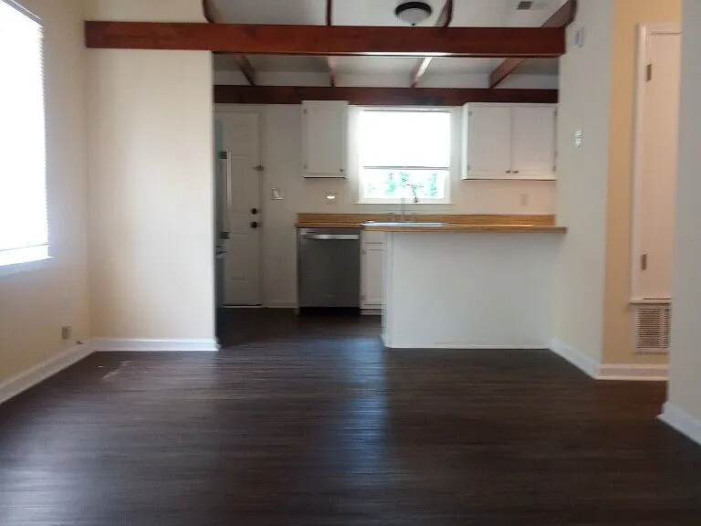8 Charterhouse Ct — Photo 4