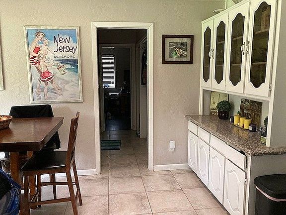 5th image of 110 Knob Hill Ln