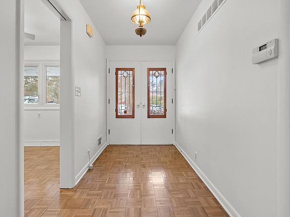 5th image of 2702 Mockingbird Dr