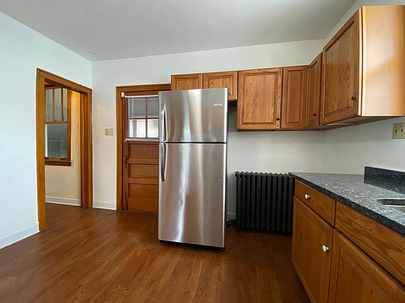 4th image of 5619 W Ainslie St #2