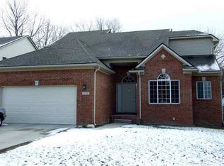 1122 Woodslee Dr, Troy, MI