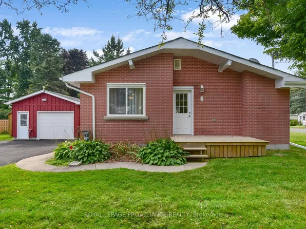 3 Geneva Ct, Brockville, ON K6V 1M7