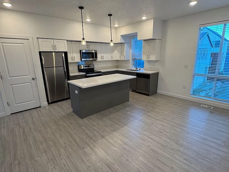 Woods Rose Townhomes — Photo 2