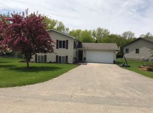 515 Centennial Ave W, Underwood, MN 56586