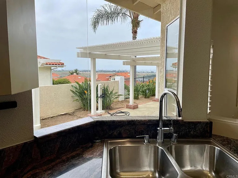 4451 Coastline Ave — Photo 9