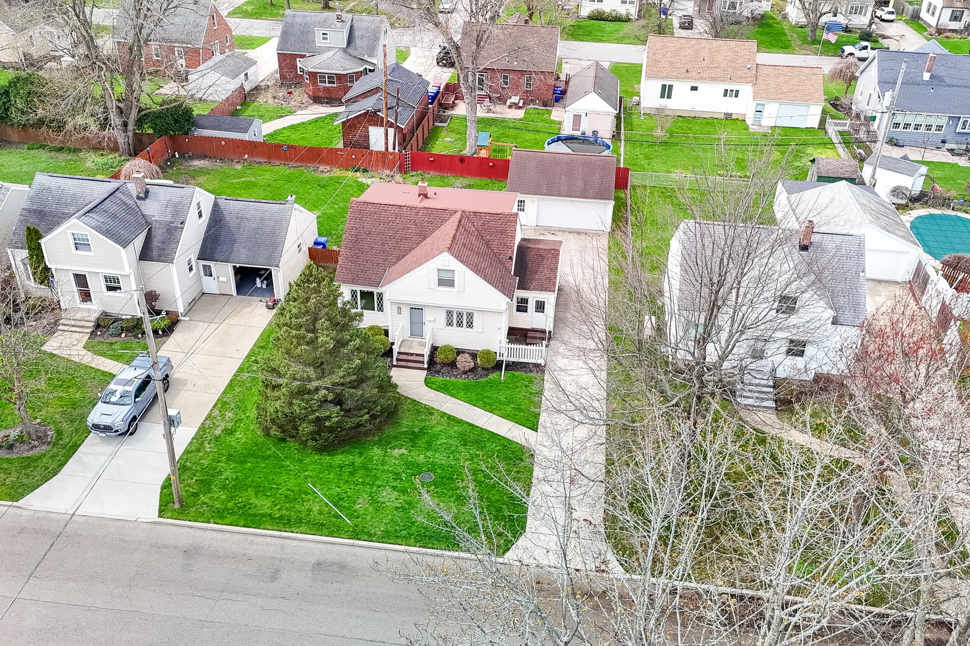 SINGLE FAMILY RESIDENCE 38 WARREN AVE, WEST SENECA, NY 14224
