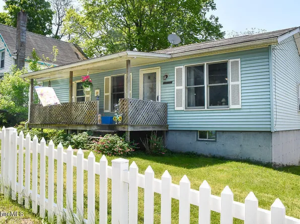 29 Main St, Philmont, NY 12565