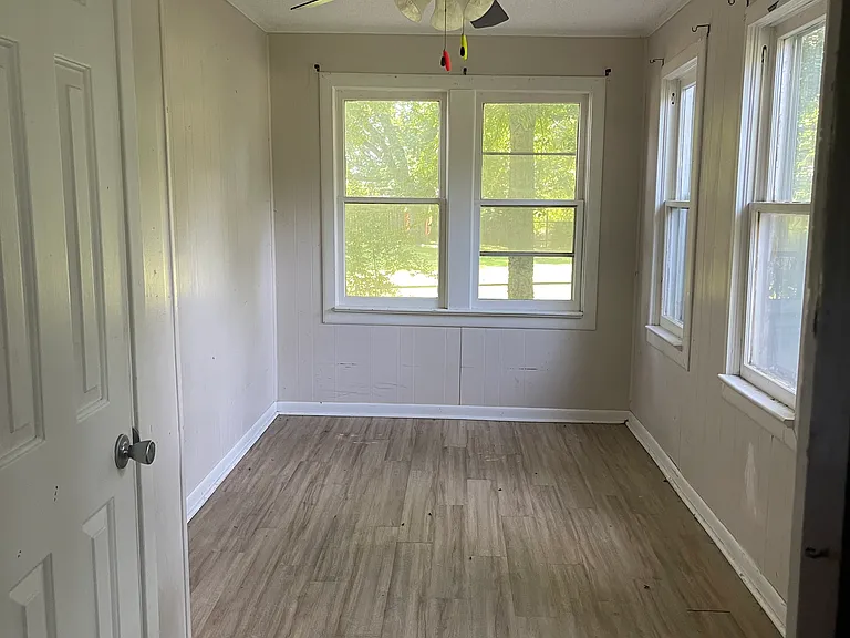 305 J.t. Polk Dr — Photo 34
