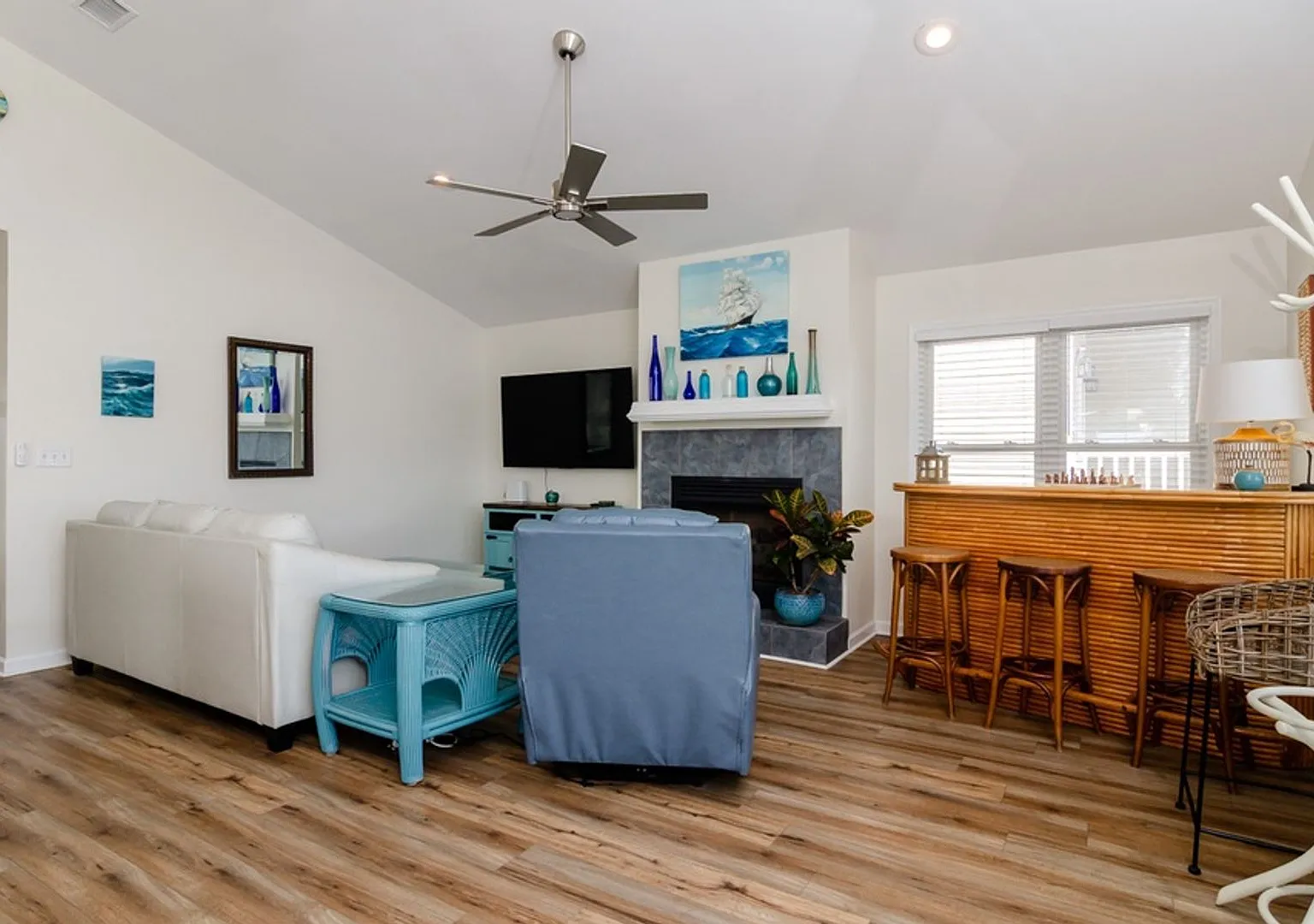 (K401) 334 Third Avenue S (Upstairs Unit) Kure Beach, NC 28449 — Photo 3