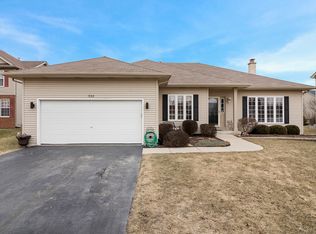 530 Donna Ave, Aurora, IL 60505