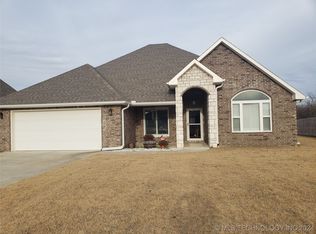 614 Club House Dr, Muskogee, OK 74403