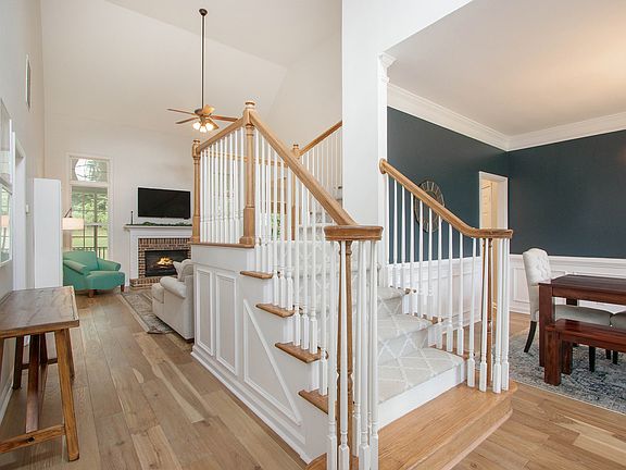 5th image of 50 Silverbell Ln