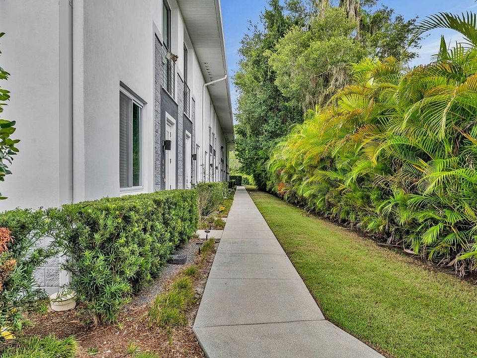 Garden-Style Front Path