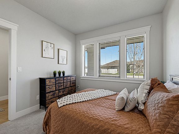 5th image of 9101 S Palena Ave