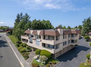 910 S 248th St APT 4, Des Moines, WA 98198