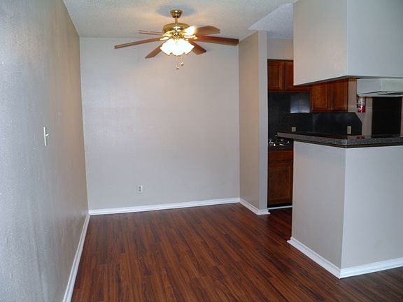 3rd image of 2501 Gulf Fwy APT 256