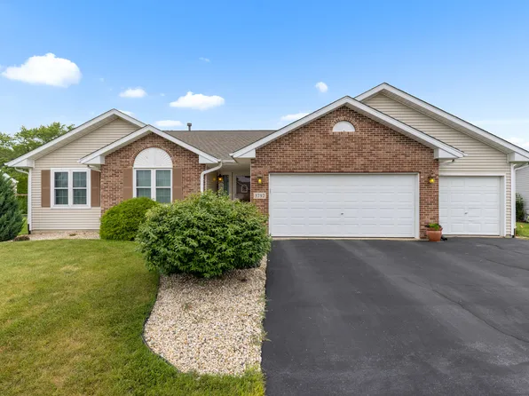 3792 Foxglove Ln, Winnebago, IL 61088