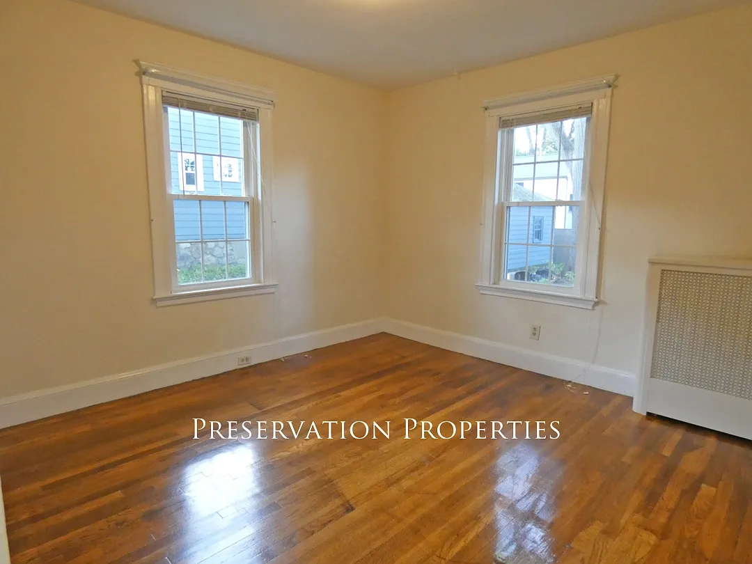 2 bed, 1100 sqft, $3,400 — Photo 2