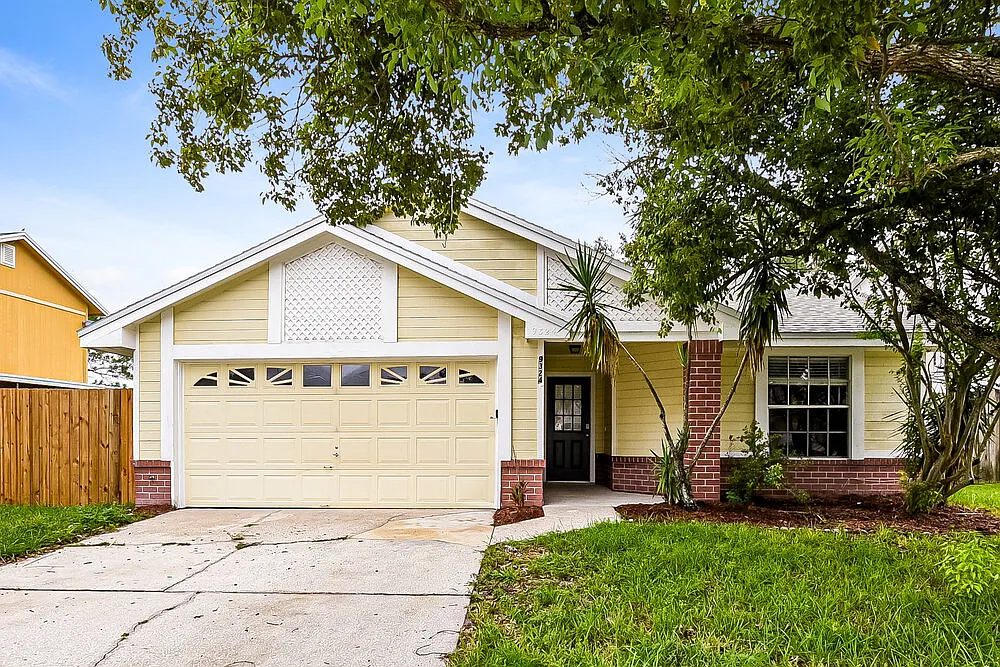 3 bed, 2.0 bath, 1201 sqft, $2,175 — Photo 1