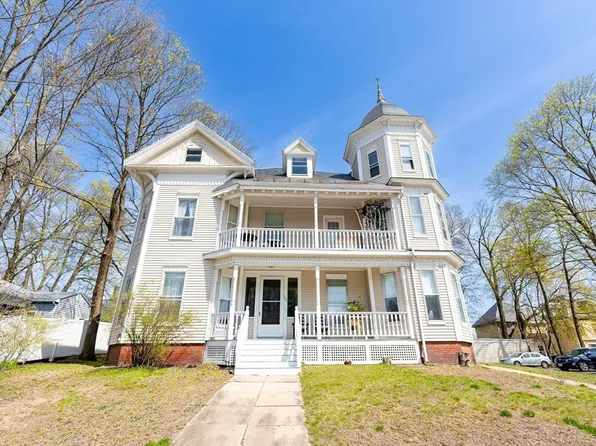 107 Chestnut St, Haverhill, MA 01830