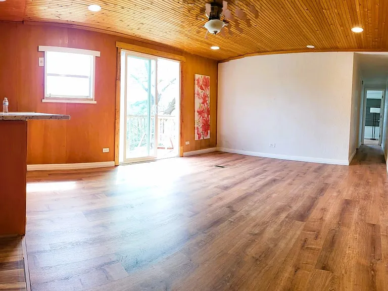 21531 Cherry Hollow Dr — Photo 10