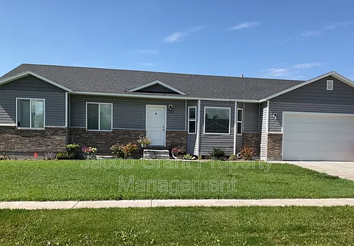 2825 N Sunlight Dr Photo 1