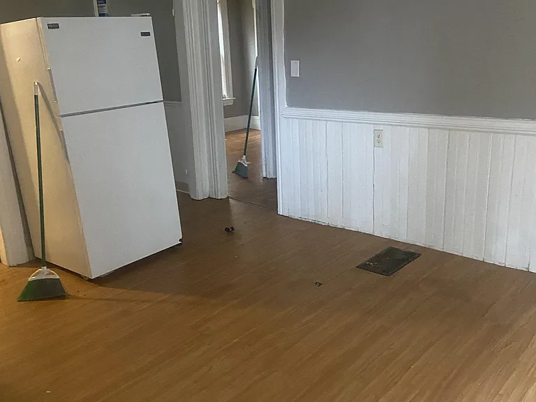 391 Manchester St — Photo 13