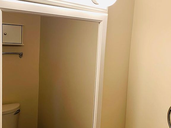 4th image of 3027 Sunset Dr #3027S