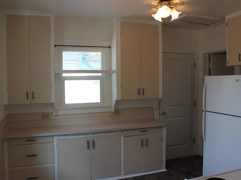 1407 Danforth Ave — Photo 11