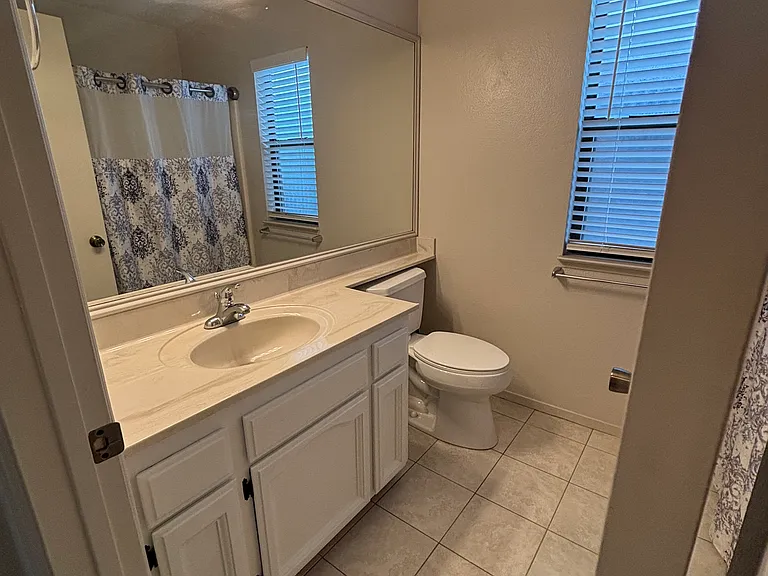 4918 W Chestnut Ave — Photo 11