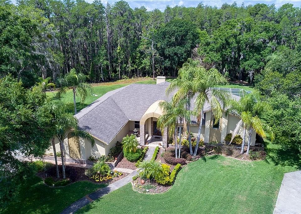 1st image of 301 Lake Kell Ct