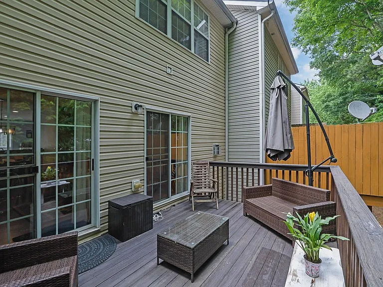 541 Lantern Wood Dr — Photo 12
