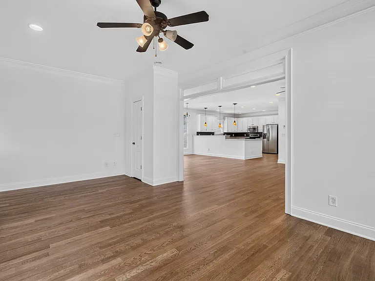 1081 Carriage Ridge Dr — Photo 28