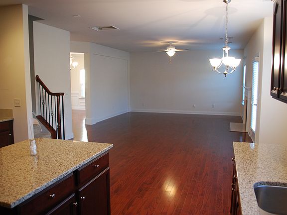 3rd image of 2270 Laurens Dr