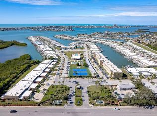 1 Boca Ciega Point Blvd APT 113, Saint Petersburg, FL 33708