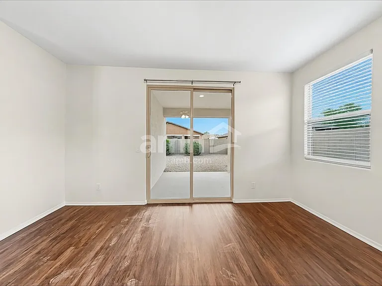 1688 E Primavera Way — Photo 5
