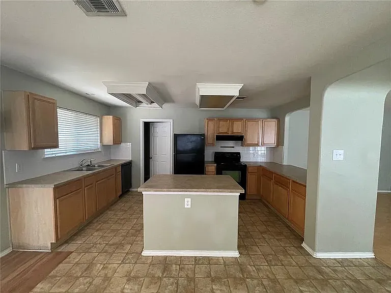 1025 Apollo Cir — Photo 5