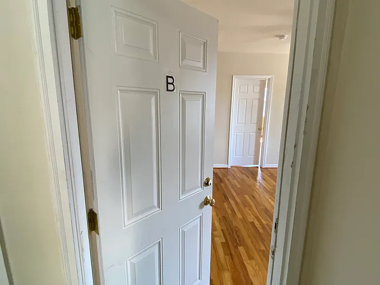 13 S Robinson St #B — Photo 10