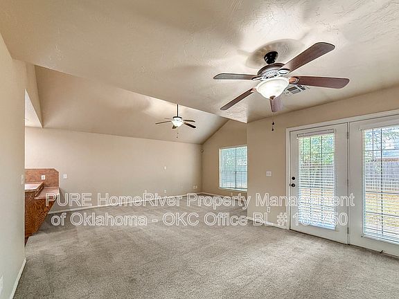 2nd image of 2521 Ridgewood Dr