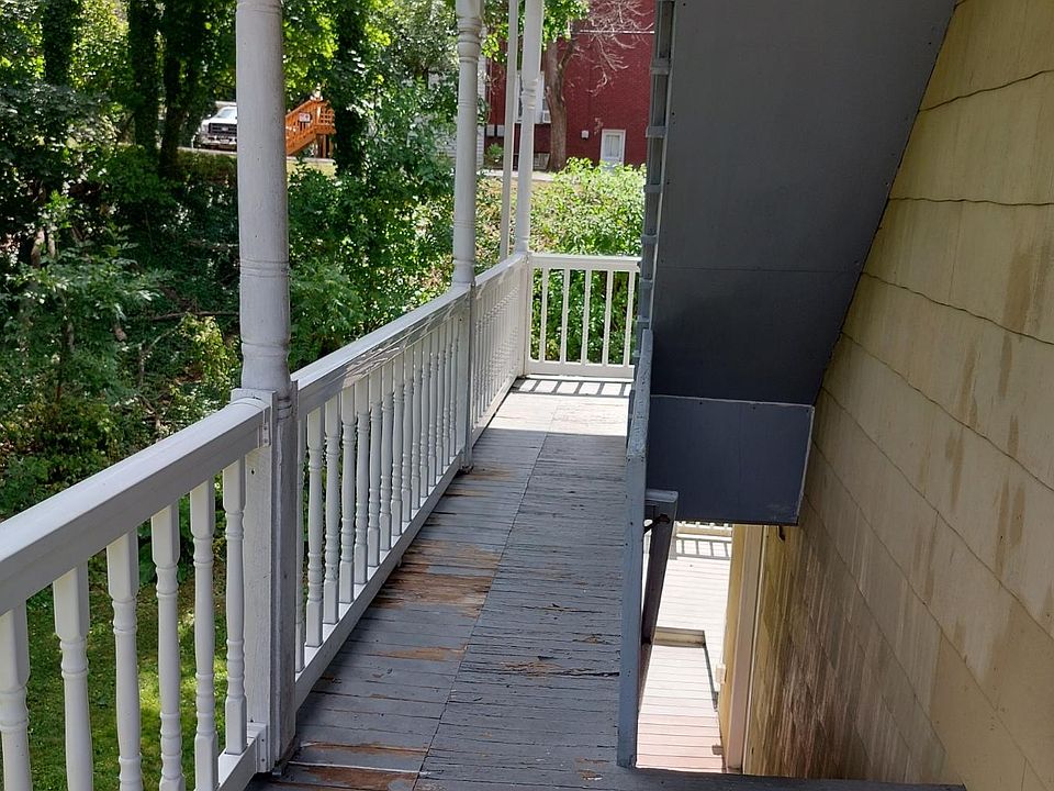 Porch ( will be painted before new tenent)