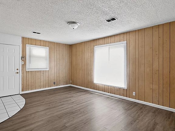 4th image of 1274 W Green St