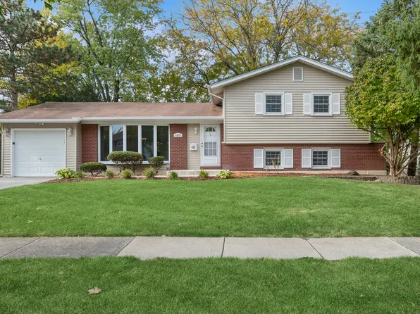 6410 Macarthur Dr, Woodridge, IL 60517