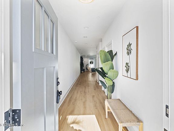 5th image of 921 2ND Avenue S