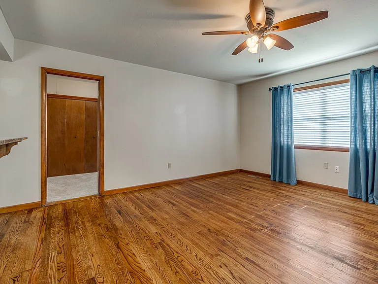 4701 N Peniel Ave — Photo 20
